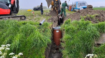 Aanleg anitverziltingsdrainage in Dreischor
